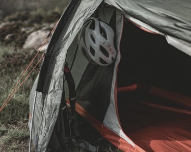Easy Camp Tent Sarek 1 4 Easy Camp Sarek 1 120467 – Tenda túnel ultraleve para trekking & bikepacking, com espaço de armazenamento & recursos inteligentes.