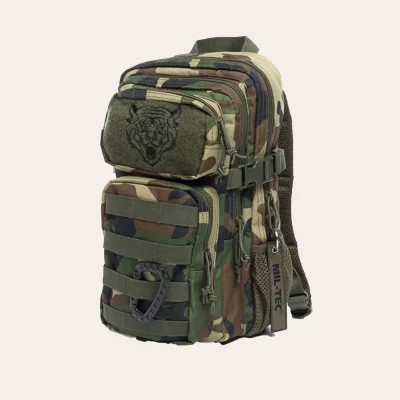 MIL-TEC US Assault Pack Kids - children's tactical backpack with 14 litre capacity, padded back, Molle straps and ergonomic adjustment system. Woodland colour (14001120)