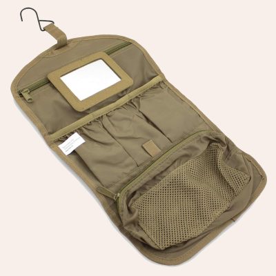 Bolsa de higiene compacta e leve com múltiplos compartimentos e gancho para pendurar – ideal para viagens e atividades ao ar livre. Mil-Tec 16004005