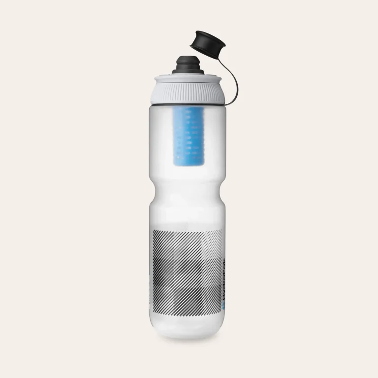 The HydraPak Breakaway+ 880 ml bottle with filter