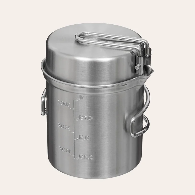 The efficient kitchen set with wood-burning cooker from Fox Outdoor by MFH