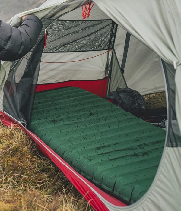 O colchão isolante de trekking Robens HybridCore 60 O colchão isolante de trekking Robens HybridCore 60