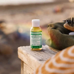 Dr. Bronner’s 18-in-1 Sabonete Líquido Biológico de Castela de Amêndoa 60 ml, biodegradável e multiuso – ideal para campismo e trilhas.