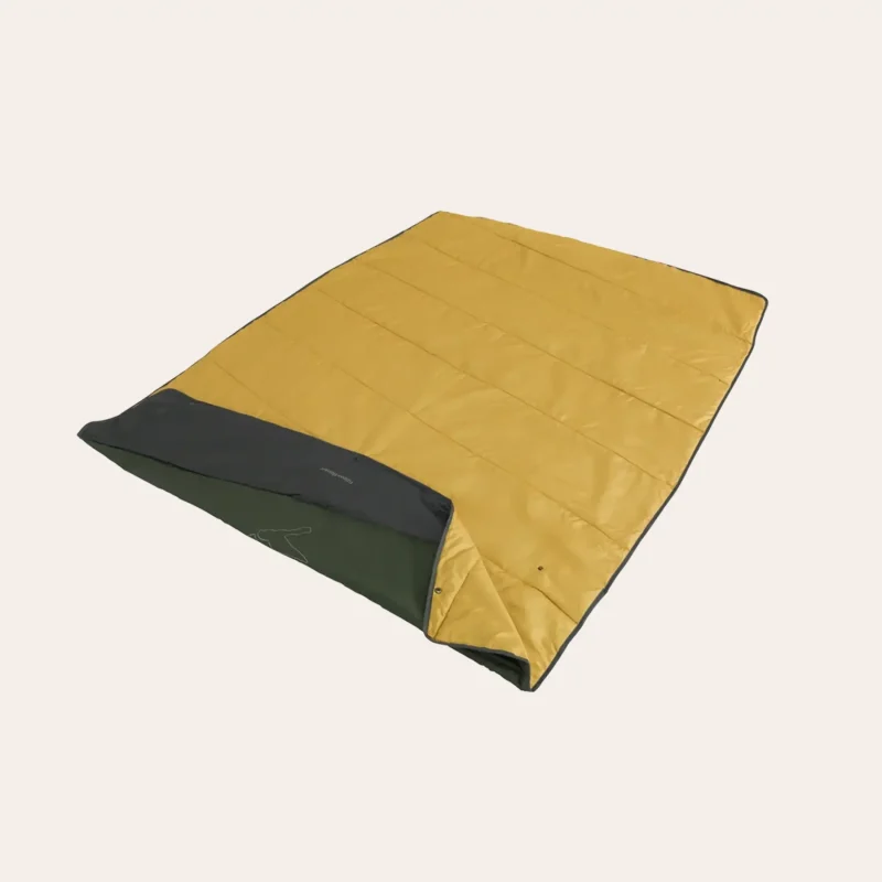 The green Falcon blanket from easy camp