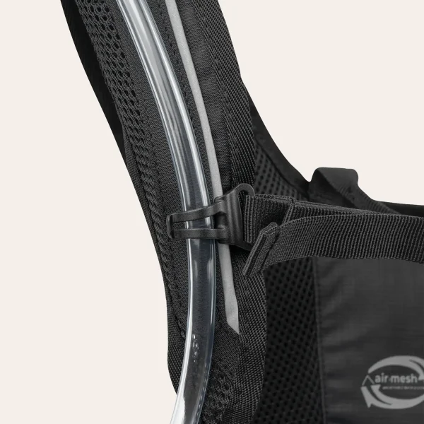 A mochila Bolt-Lite da Highlander Outdoor com bolsa de hidratação A mochila Bolt-Lite da Highlander Outdoor com bolsa de hidratação