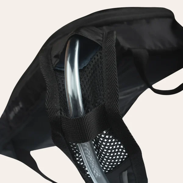 A mochila Bolt-Lite da Highlander Outdoor com bolsa de hidratação A mochila Bolt-Lite da Highlander Outdoor com bolsa de hidratação