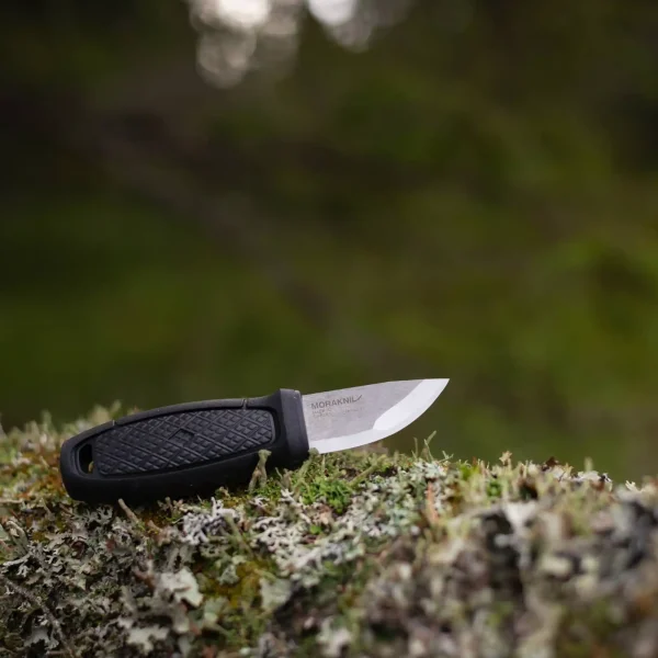 A faca Morakniv Eldris preto A faca Morakniv Eldris preto