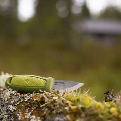 A faca Morakniv Eldris verde