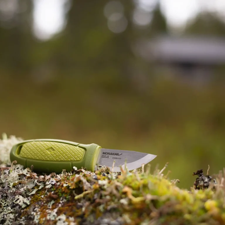 The green Morakniv Eldris knife
