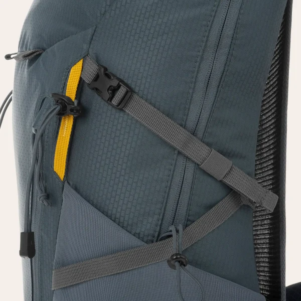 Highlander-Outdoor-Vega-homen-25l-RUC289-GR-06 Mochila de trekking leve Vega 25l da Highlander Outdoor para caminhadas confortáveis e passeios de um dia