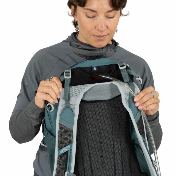 Osprey Hikelite 26 – mochila leve e sustentável para uso diário com costas em rede