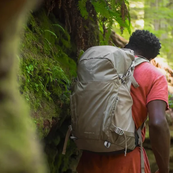 Osprey Hikelite - lightweight, sustainable rucksack for everyday use with mesh back