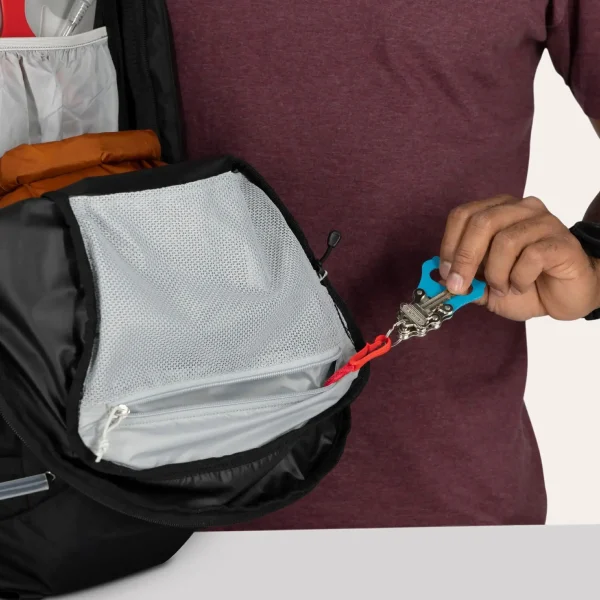 Osprey Talon 22 - lightweight, ergonomic 22-litre backpack for hiking, trekking and cycling