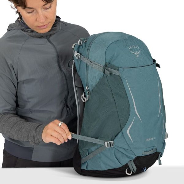 Osprey Hikelite 26 - lightweight, sustainable backpack for everyday use with mesh back