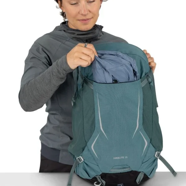Osprey Hikelite 26 - lightweight, sustainable backpack for everyday use with mesh back