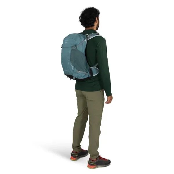 Osprey Hikelite 26 - lightweight, sustainable backpack for everyday use with mesh back