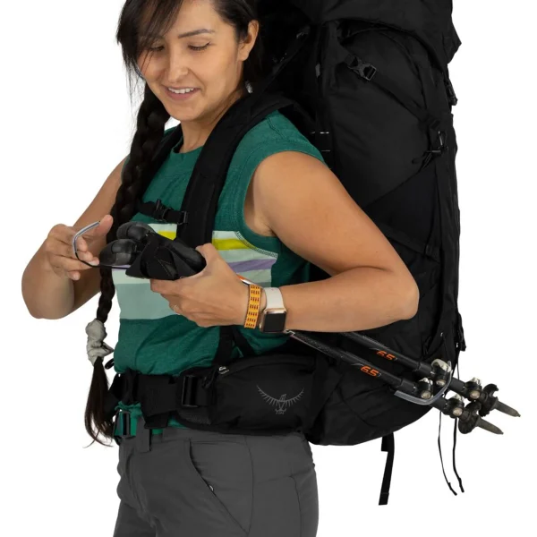 Osprey Talon and Tempest backpacks - adjustable, lightweight backpacks for hiking, cycling and trekking with AirScape back system.