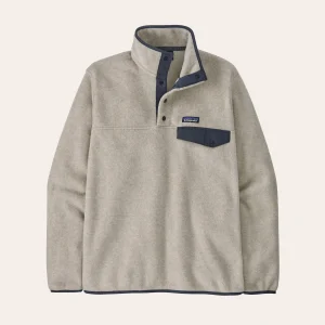 Patagonia Lightweight Synchilla Snap-T Fleece sweatshirt in recycled polyester - light and warm for outdoor activities and everyday use.