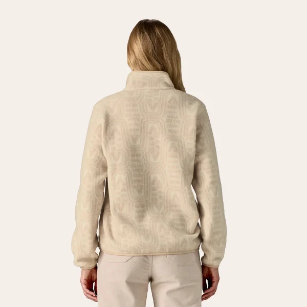 Patagonia Lightweight Synchilla Snap-T Fleece sweatshirt in recycled polyester - light and warm for outdoor activities and everyday use.