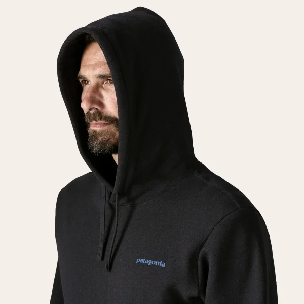 Patagonia Uprisal Hoody feito de material 100% reciclado para atividades ao ar livre e uso diário.
