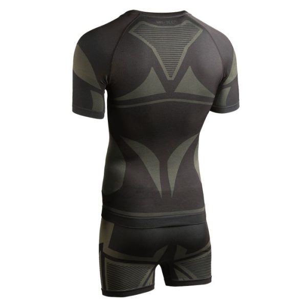 Conjunto de roupa interior funcional Mil-Tec Performance – t-shirt funcional e calções com elasticidade em 4 direções e tecnologia de malha que dá apoio aos músculos.
