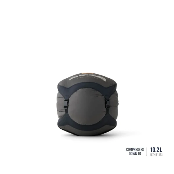 Sea to Summit Boab -1 synthetic sleeping bag with tapered-rectangular shape, Revive Loft insulation and recycled materials.