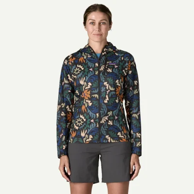 Patagonia Houdini Jacket ultralight windbreaker in recycled nylon for hiking, trekking and outdoors