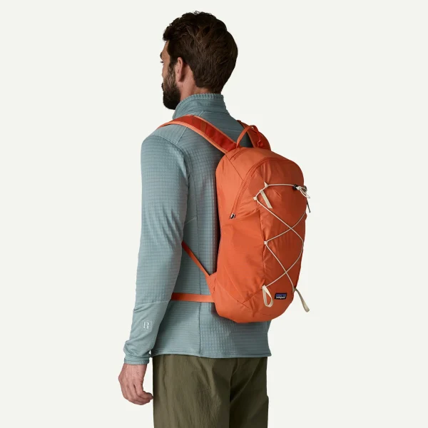 Mochila de caminhada Patagonia Terravia Pack 14L leve e respirável para trilhos e montanha