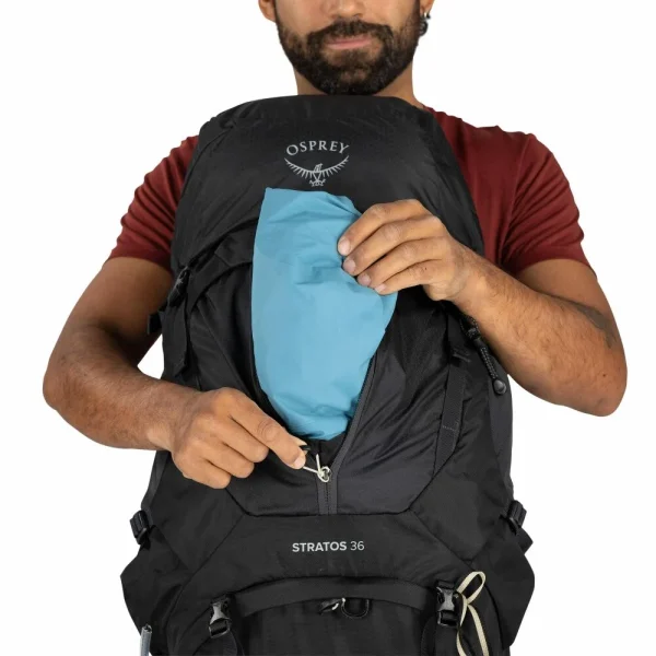 Mochila Osprey Stratos 36 para homem 36 litros com sistema AirSpeed e capa de chuva