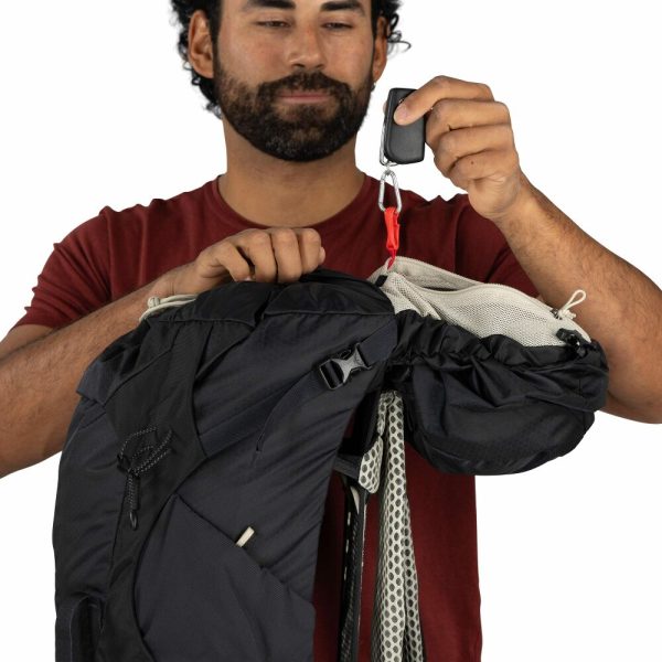 Mochila Osprey Stratos 36 para homem 36 litros com sistema AirSpeed e capa de chuva