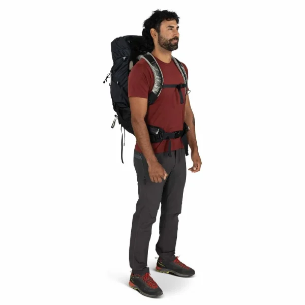 Mochila Osprey Stratos 36 para homem 36 litros com sistema AirSpeed e capa de chuva