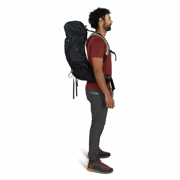 Mochila Osprey Stratos 36 para homem 36 litros com sistema AirSpeed e capa de chuva