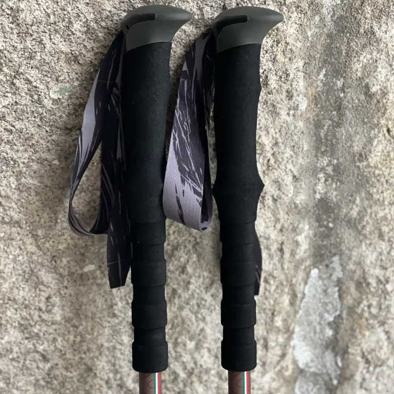 Bastões de trekking Asolo Aspe QL em alumínio 7075 com sistema Quick Lock e punho EVA ergonómico para caminhadas e trilhos