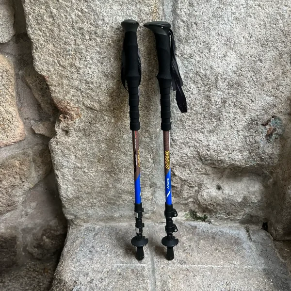 Bastões de trekking Asolo Aspe QL em alumínio 7075 com sistema Quick Lock e punho EVA ergonómico para caminhadas e trilhos