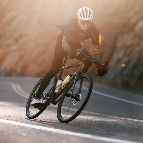 Hydrapak Polar Surge thermos for cycling and hiking with high water flow