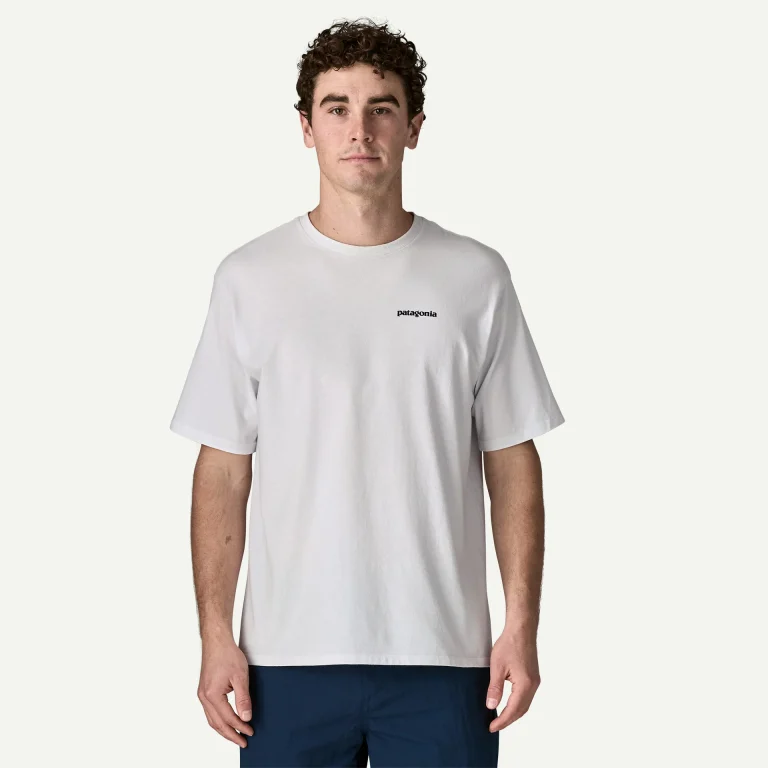Patagonia P-6 Logo Responsibili-Tee sustainable t-shirt in recycled cotton and recycled polyester for outdoor activities and everyday use
