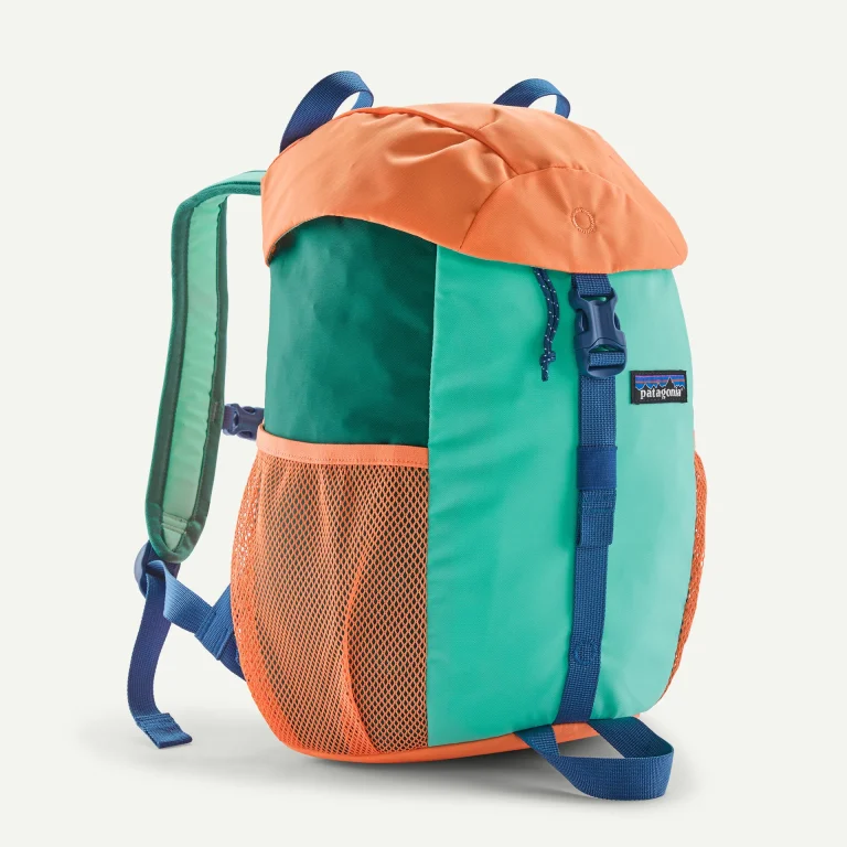 Patagonia Kids Refugito Daypack 12L in recycled materials for school trips and outdoor adventures