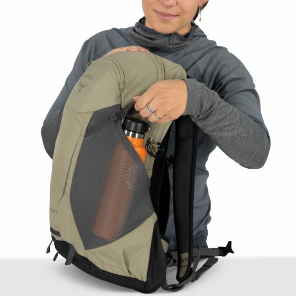 Osprey Hikelite 18 - lightweight hiking backpack with AirSpeed back system